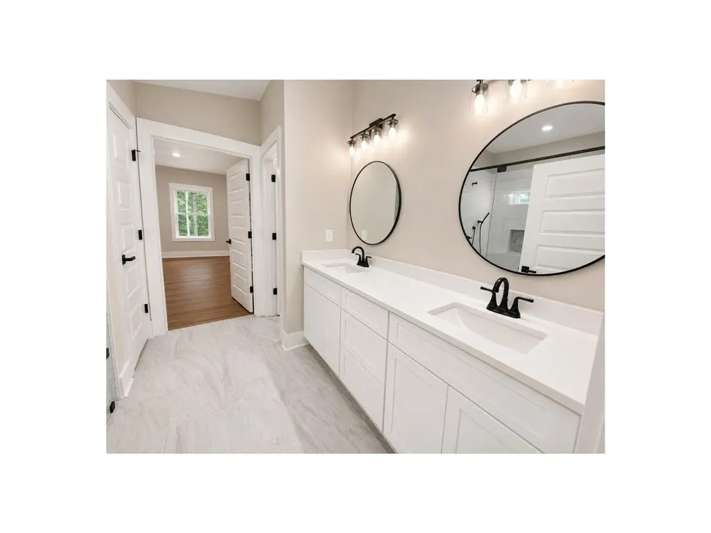Listing Thumbnail Image 25
