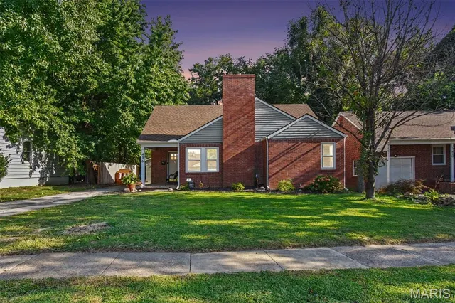 Popular Brentwood Place Real Estate