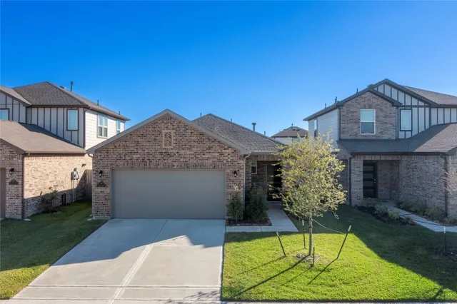 Cheap Aurora Sec 3 Real Estate