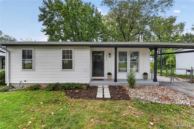 Popular Ville Maria West Real Estate