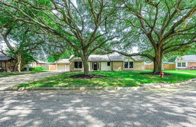 Popular Westchester Estates Alvin Real Estate