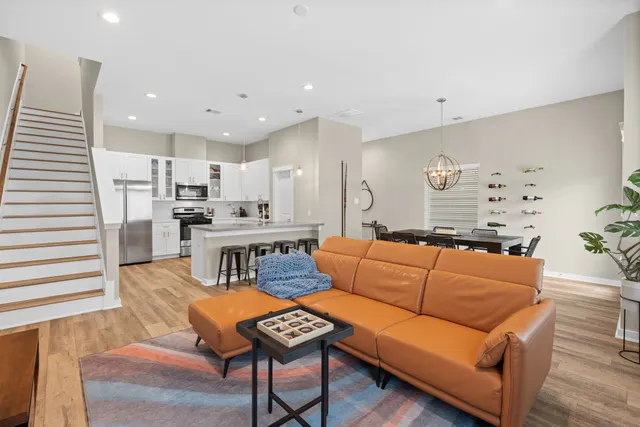 Popular 420 Benbrook Real Estate