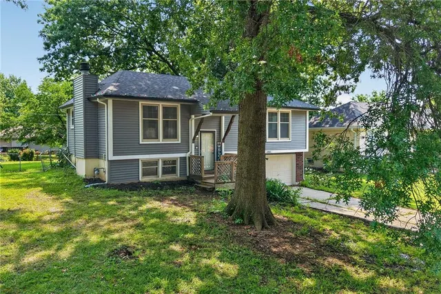 Popular South View Manor Real Estate
