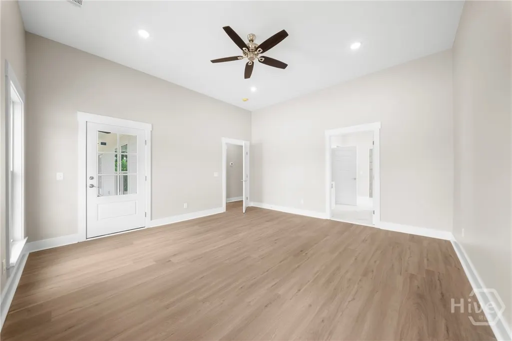 Listing Thumbnail Image 18