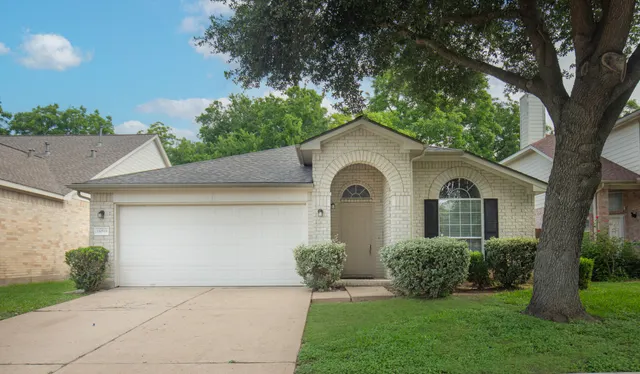 Cheap Oak Lake Court Real Estate