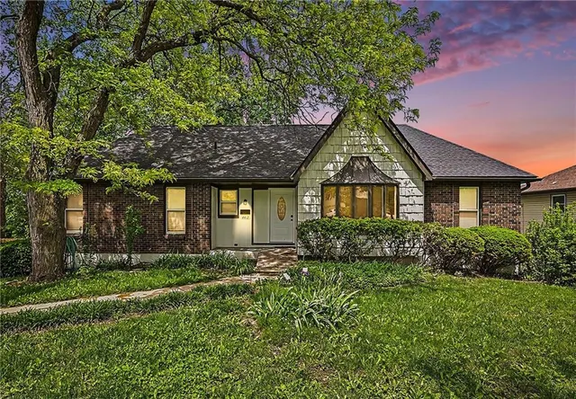 Popular Grand View Real Estate