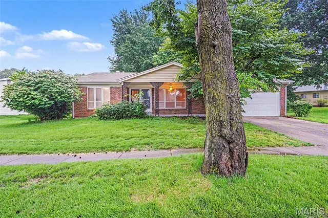 Popular Fox Woods 3 Real Estate