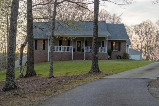 Popular Chambers Mountain Real Estate
