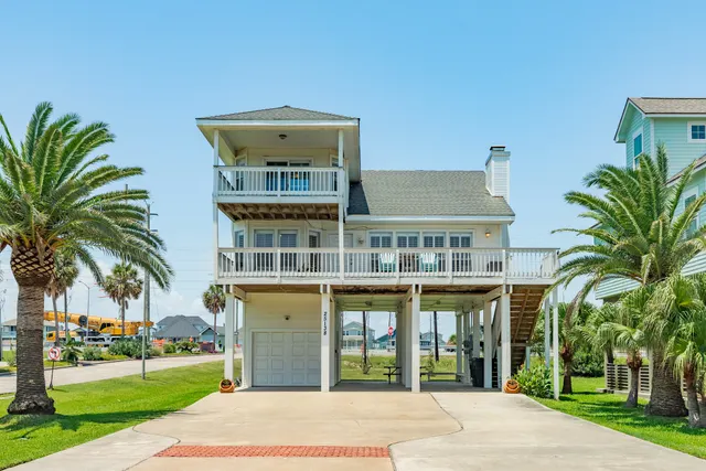 Popular Playa San Luis Real Estate