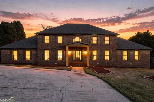Popular Irwin Place Real Estate