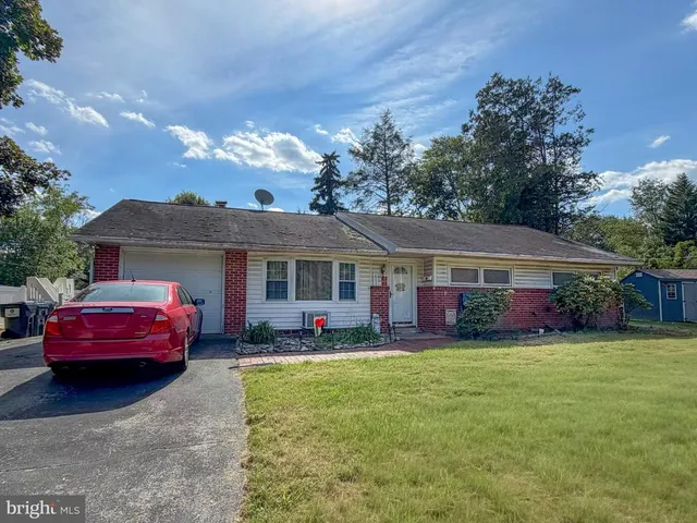 Popular Oak Lane Manor Real Estate