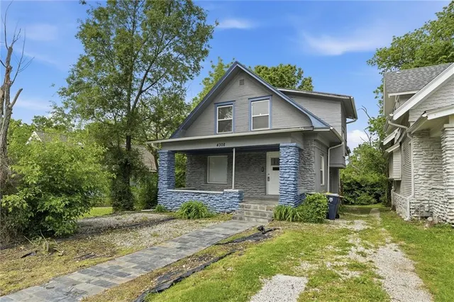 Popular Llewellyn Heights Real Estate