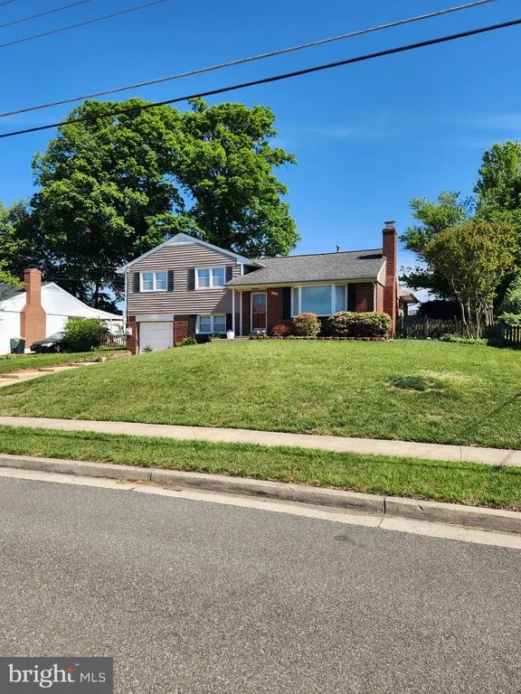 Popular Crestwood Manor Real Estate