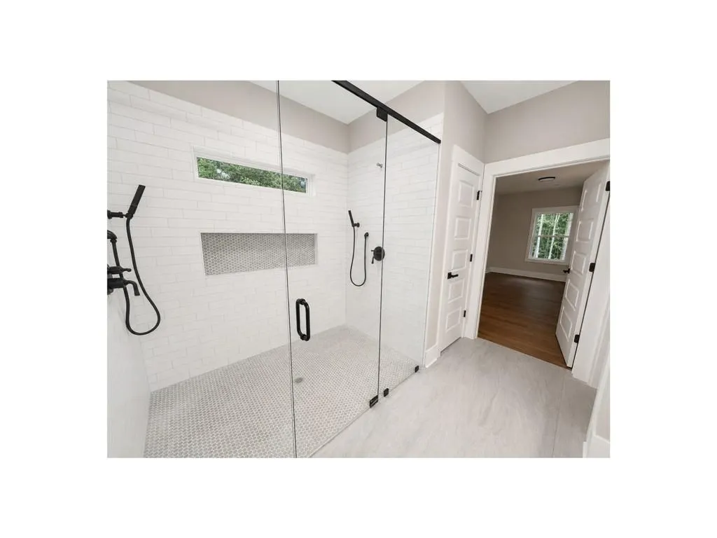 Listing Thumbnail Image 27