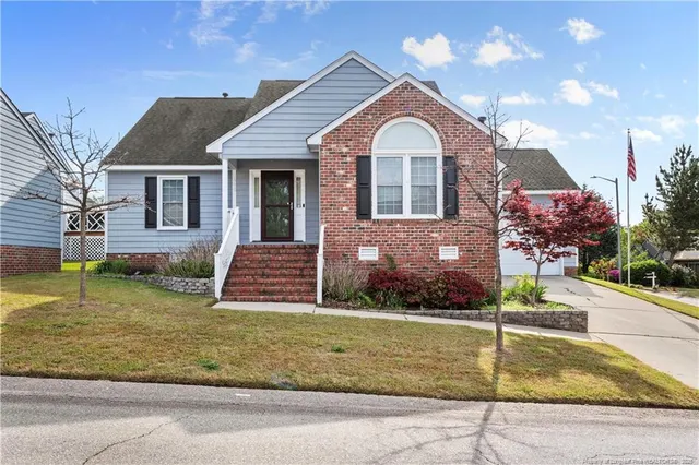 Popular Autumn Chase Real Estate