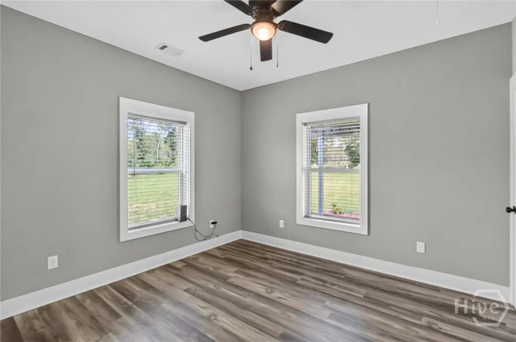 Listing Thumbnail Image 19