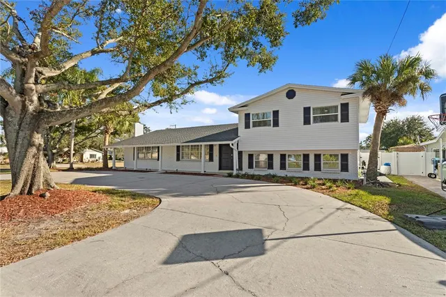 Popular BAY CREST PARK UNIT 06 Real Estate