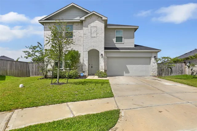 Popular Newport Pointe Real Estate