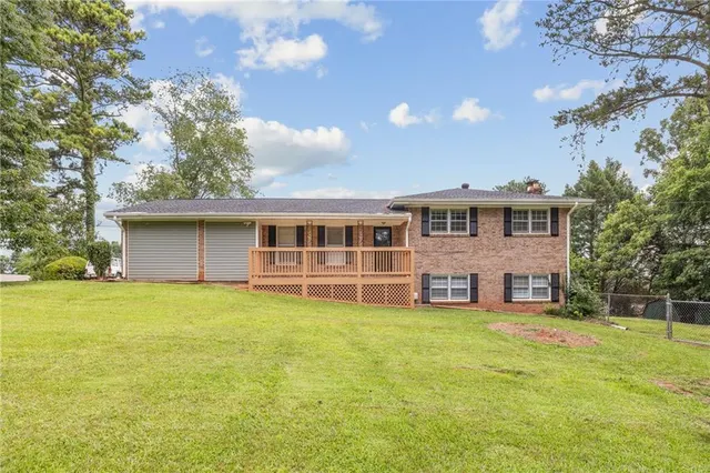 Popular Pleasant Hill Villa Real Estate