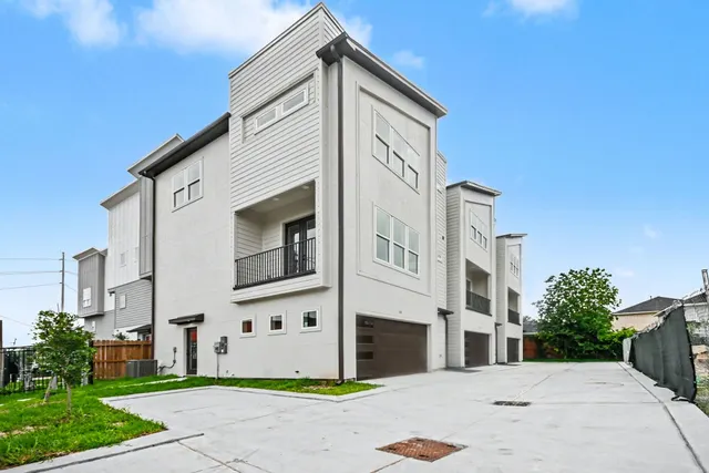Popular Milano on Milby Real Estate