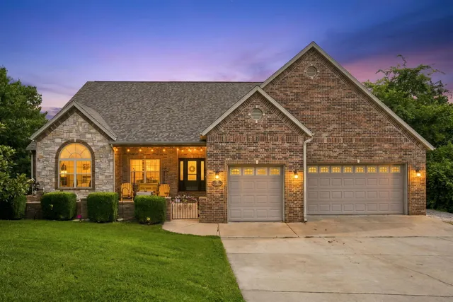 Popular Roark Hills Real Estate