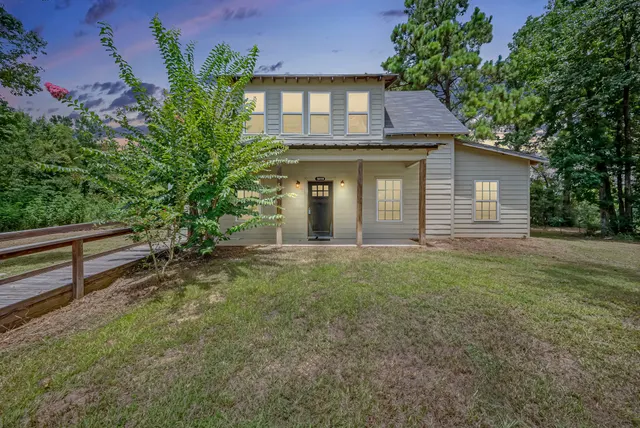 Popular Hull Real Estate