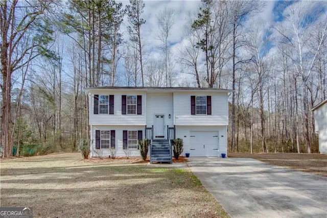 Popular Fairburn Forest Real Estate