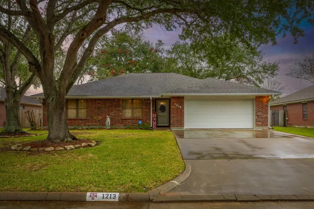 Popular Westview Shadows Real Estate