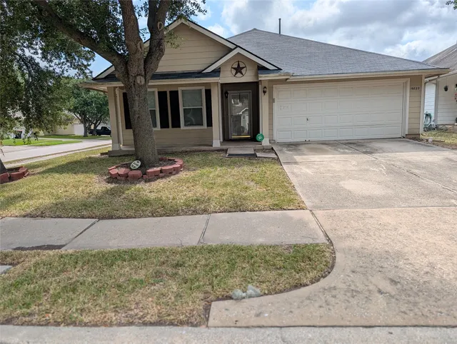 Popular Three Lakes East Real Estate