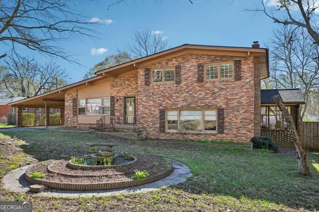 Popular Tom Hicks Real Estate