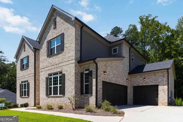 Popular Le Grande Real Estate