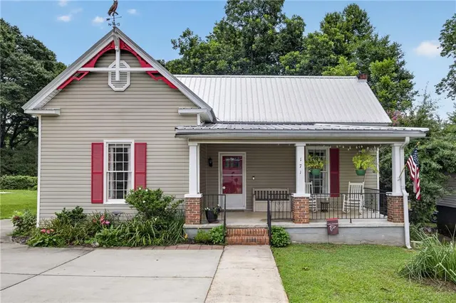 Cheap Downtown Fairburn Real Estate