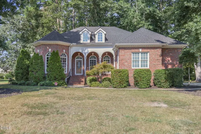 Cheap Eagle Farms Real Estate