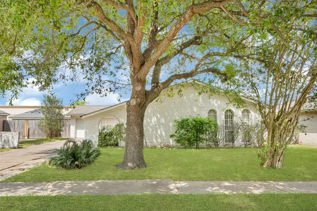 Popular Huntington Village Real Estate
