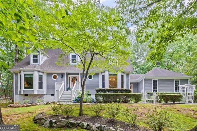 Popular Leaf Lake Estates Real Estate