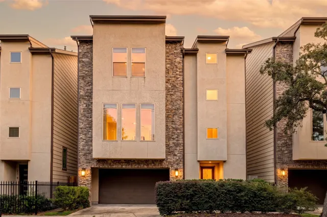 Popular Avondale Park Real Estate