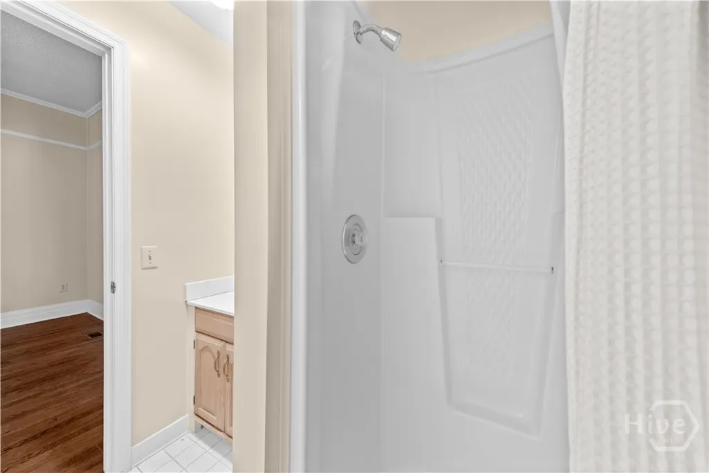 Listing Thumbnail Image 18