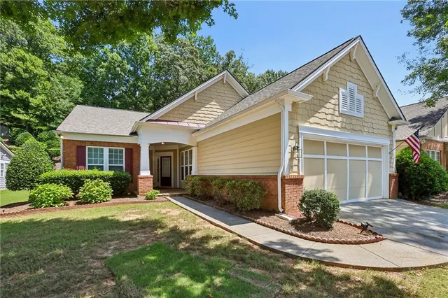 Cheap KINGSWOOD AT CASTLEBERRY Real Estate
