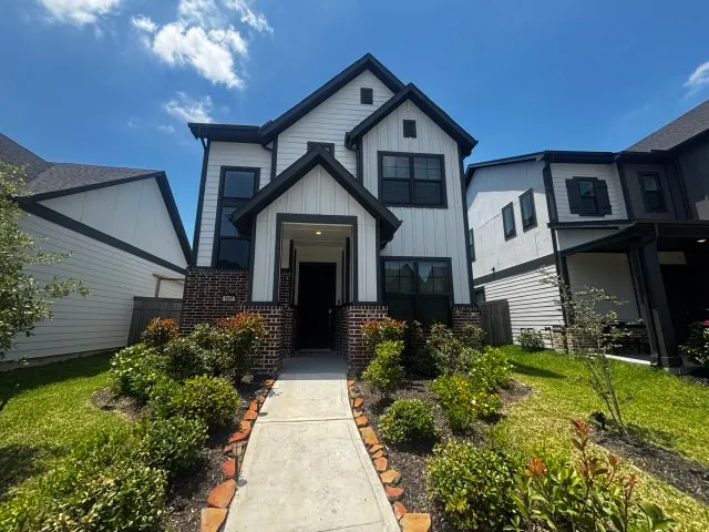 Expensive Sienna Sec 44 Real Estate