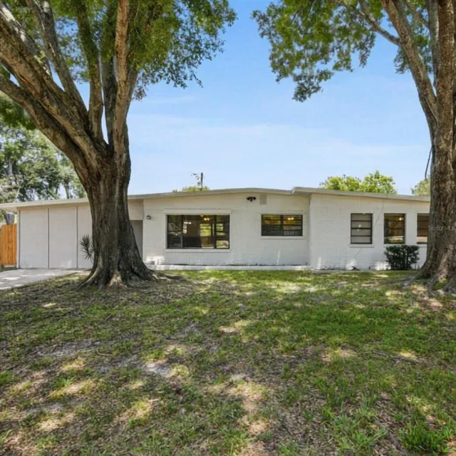 Popular PINERIDGE UNIT NO 4 Real Estate