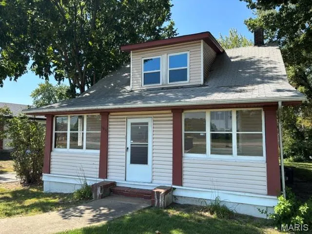 Popular Seven Hills 5 Real Estate