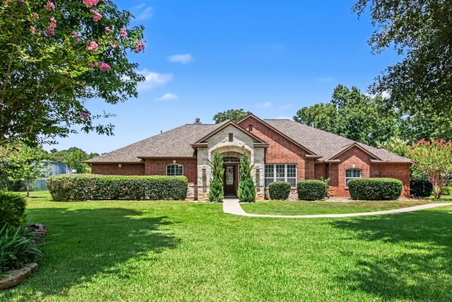 Popular Del Lago Estates Real Estate