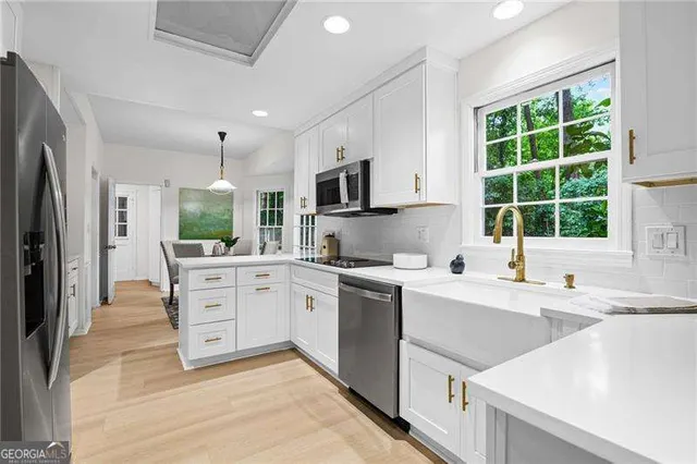 Popular North Harbor Real Estate