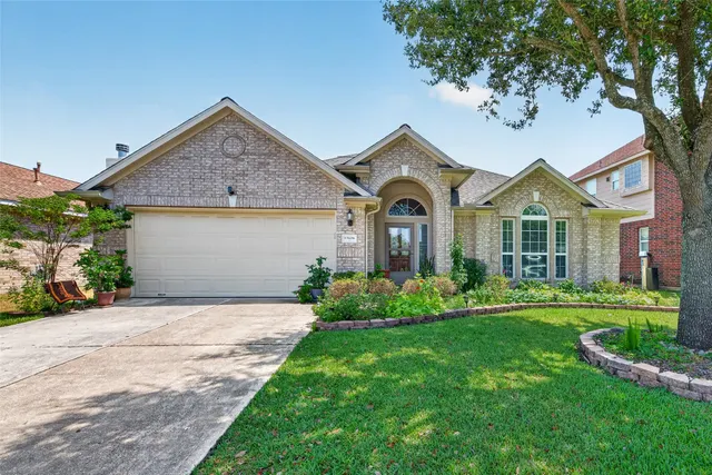 Popular Linnfield Sec 03 Real Estate