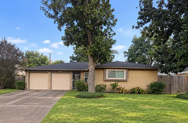 Popular Brentwood Sec 02 Real Estate
