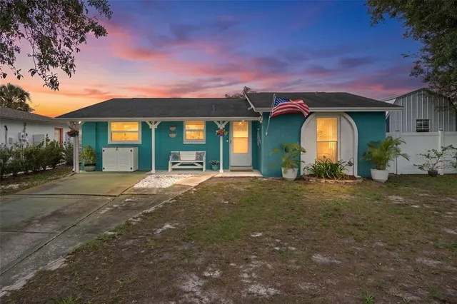 Popular TOWNN COUNTRY PARK UNIT 39 Real Estate