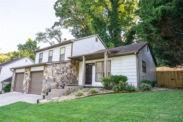 Popular CHARMOND PLACE Real Estate