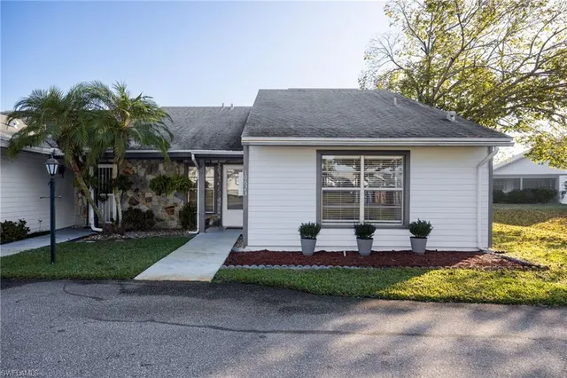 Popular BEACON SQUARE Real Estate