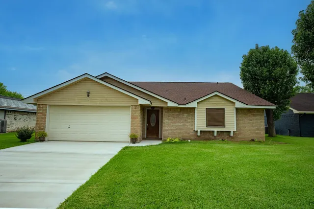 Cheap Tanglewood Lake Jackson Real Estate