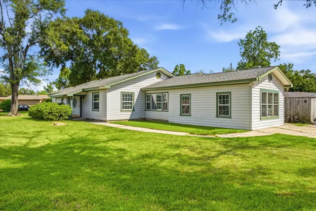 Popular Lakewood Sec Real Estate